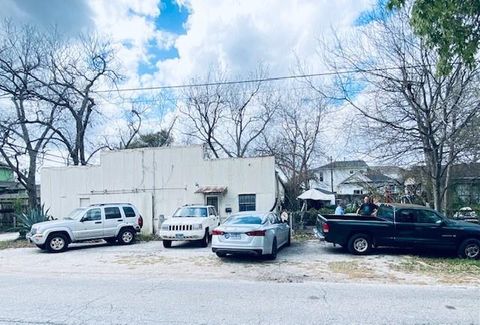 Tiny photo for 602 W 26th Street, Houston, TX 77008 (MLS # 57732768)