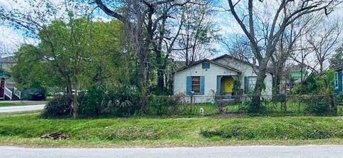 Tiny photo for 602 W 26th Street, Houston, TX 77008 (MLS # 57732768)
