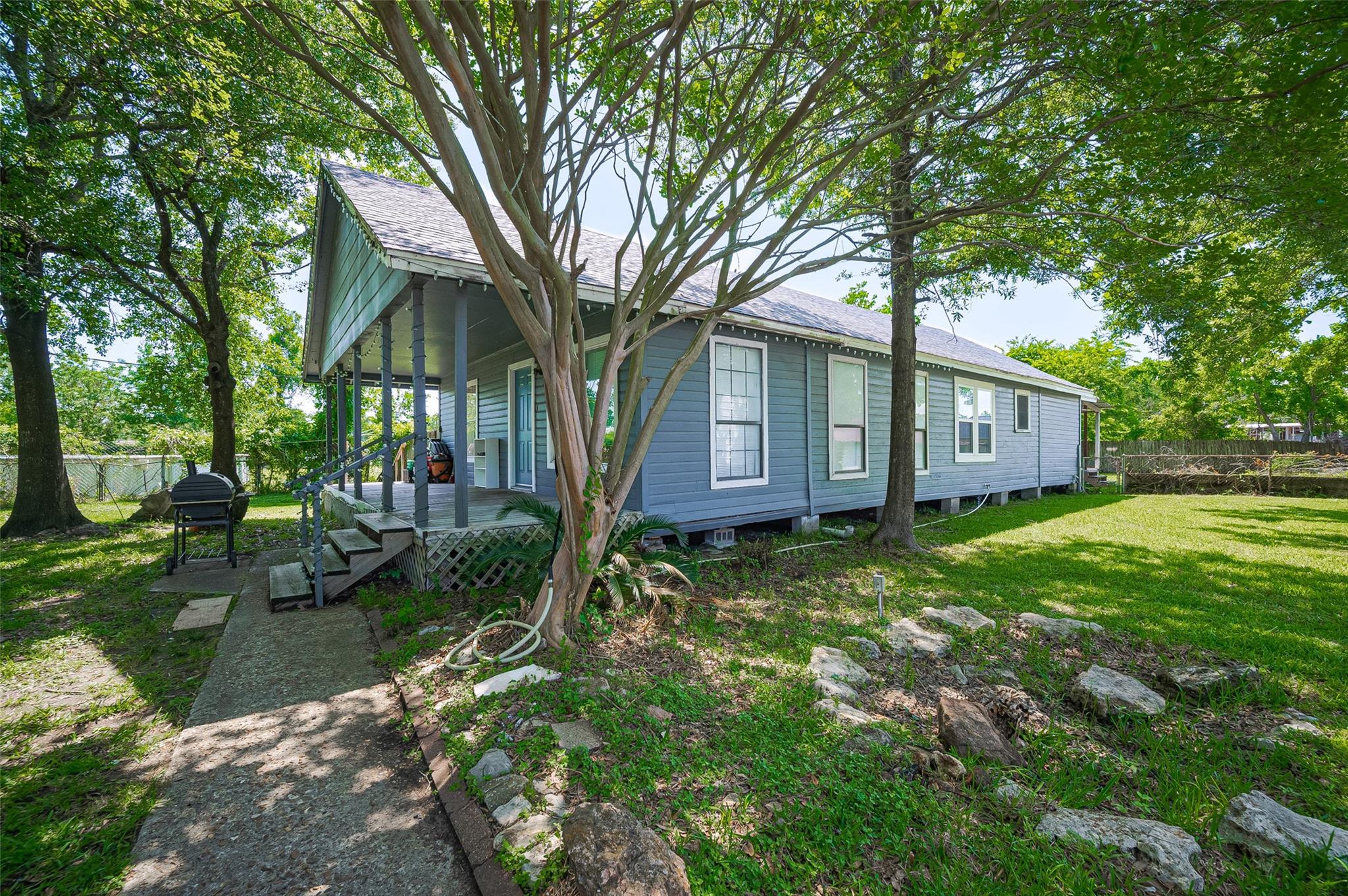 16128 1/2 Ridlon Street