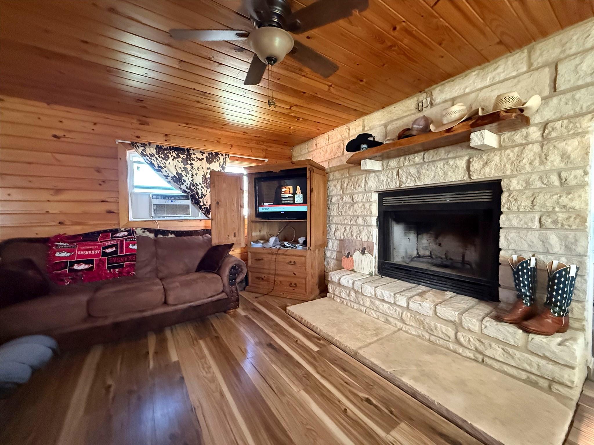 190 Private Road 408