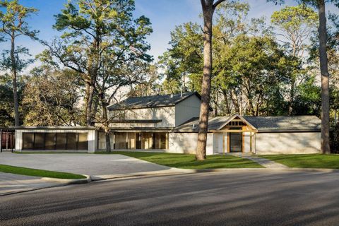 Photo of 107 Beaver Tail Pt, Houston, Tx 77024 Pt, Houston, TX 77024 (MLS # 49588072)