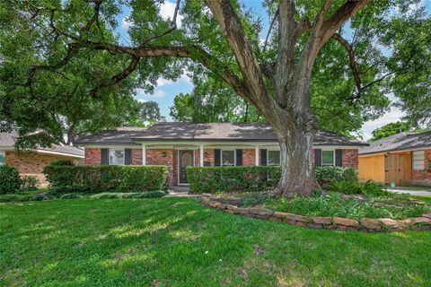 Photo of 4505 Waycross Drive, Houston, TX 77035 (MLS # 39446669)