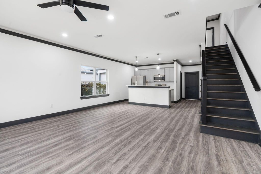 Photo of 911 Panama Boulevard, Houston, TX 77009 (MLS # 93371282)