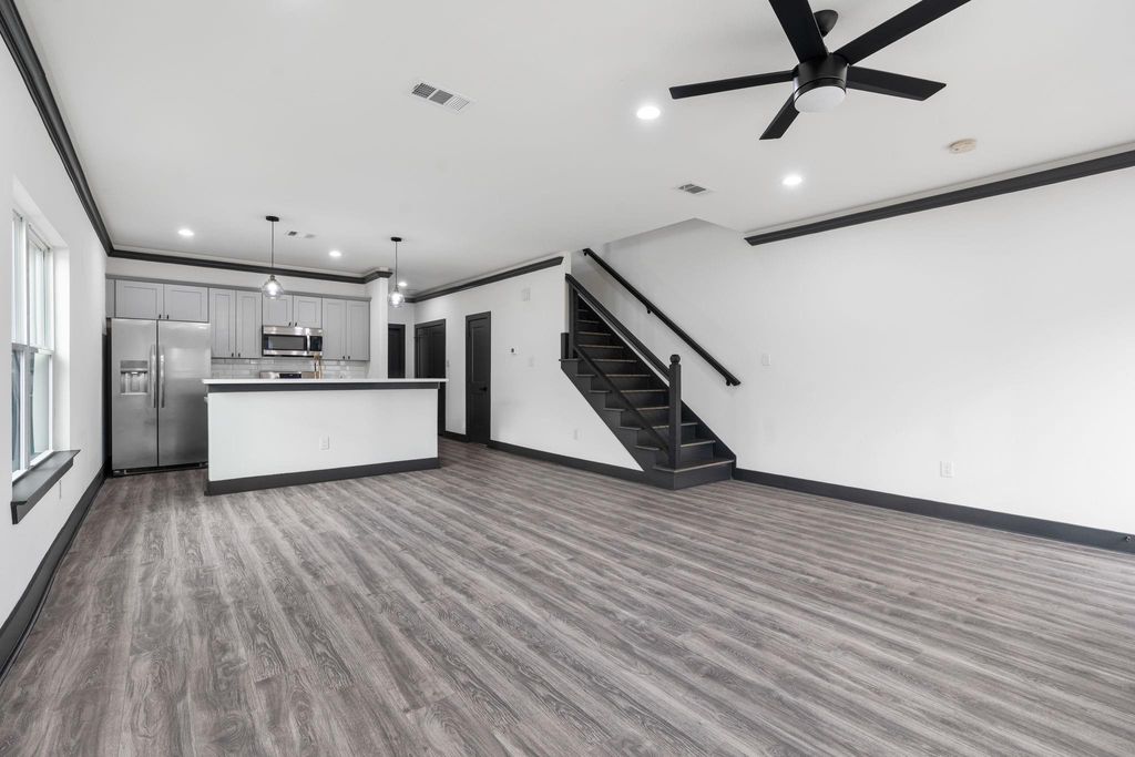 Photo of 911 Panama Boulevard, Houston, TX 77009 (MLS # 93371282)