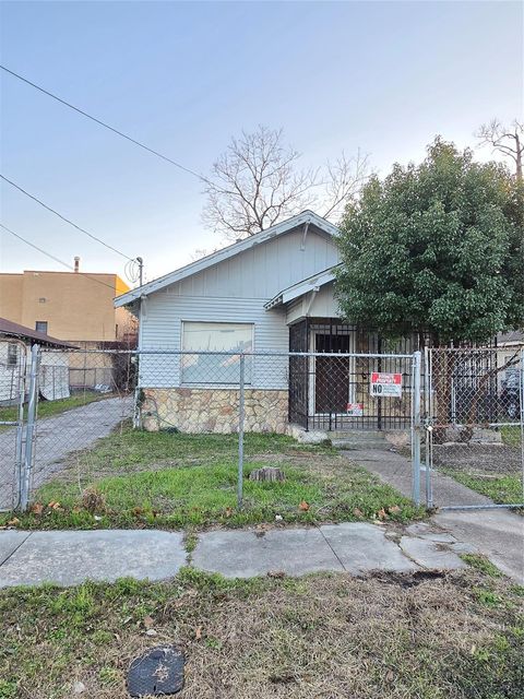 Photo of 6910 Avenue K, Houston, TX 77011 (MLS # 59418454)