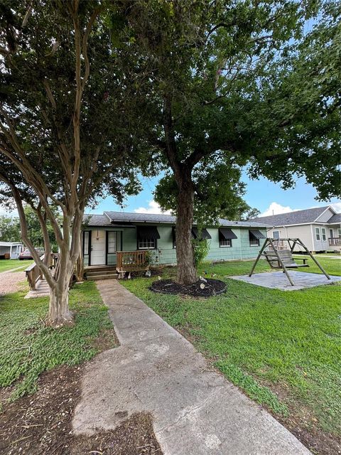 Photo of 411 Humphrey Avenue, Palacios, TX 77465 (MLS # 42199047)
