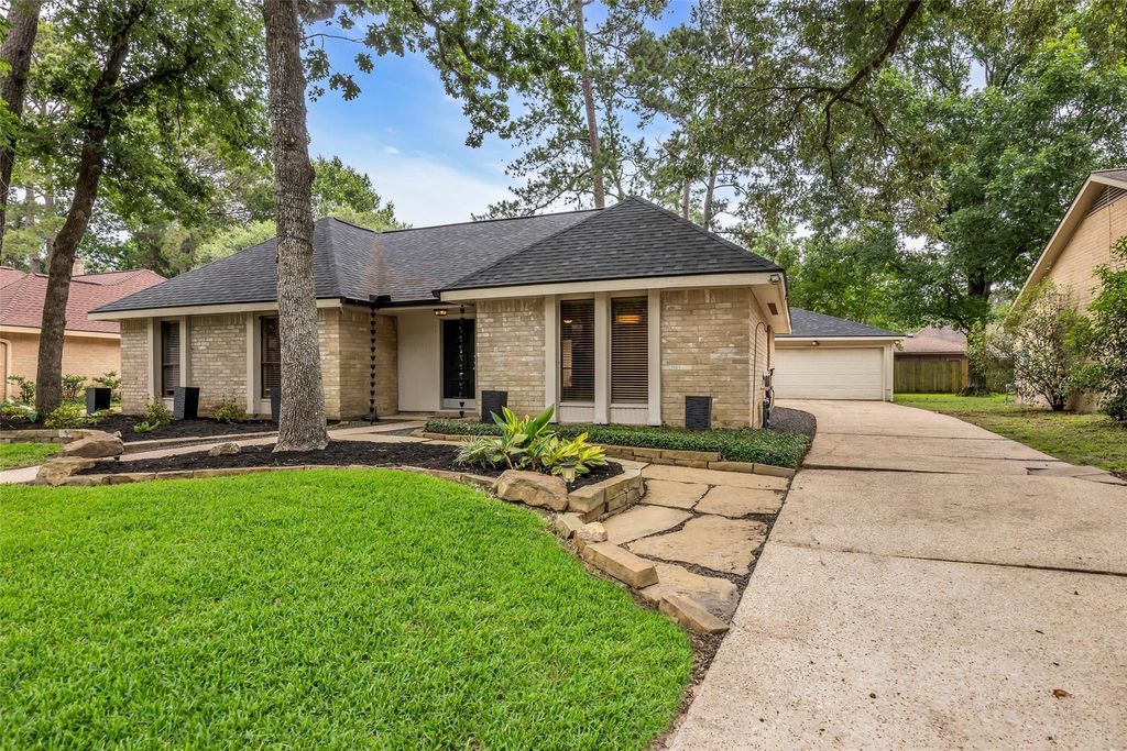 Photo of 3706 Glenwood Springs Drive, Houston, TX 77345 (MLS # 49592193)