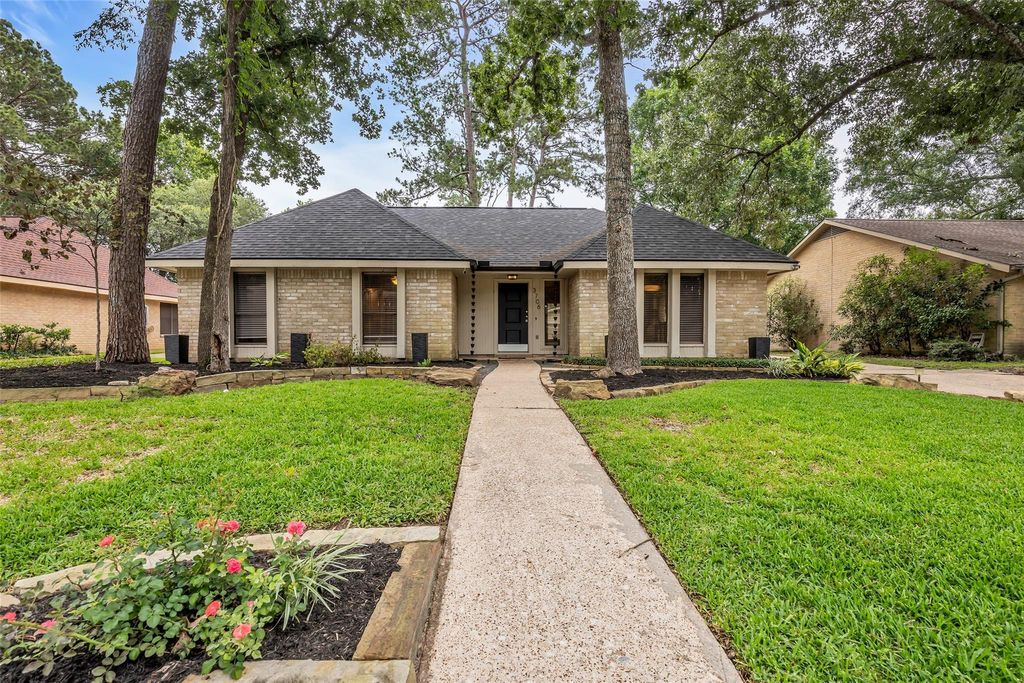 Photo of 3706 Glenwood Springs Drive, Houston, TX 77345 (MLS # 49592193)