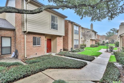Photo of 938 Memorial Village Drive #39, Houston, TX 77024 (MLS # 75136789)