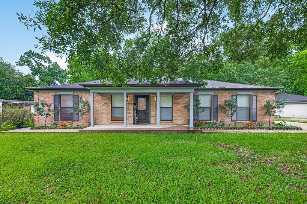 Photo of 548 Brandon Road, Conroe, TX 77302 (MLS # 50064032)