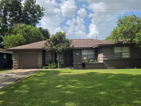 Photo of 10319 Lafferty Oaks Street, Houston, TX 77013 (MLS # 38978349)