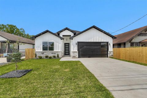 Photo of 2007 King Street, Houston, TX 77026 (MLS # 60346303)