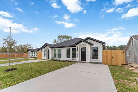 Photo of 9005 Nyssa Street #B, Houston, TX 77078 (MLS # 10407934)