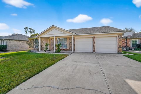 Photo of 2018 Windy Meadow Drive, Sugar Land, TX 77478 (MLS # 54407906)
