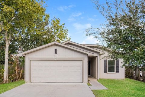 Photo of 8521 Dosia Street, Houston, TX 77051 (MLS # 56684018)