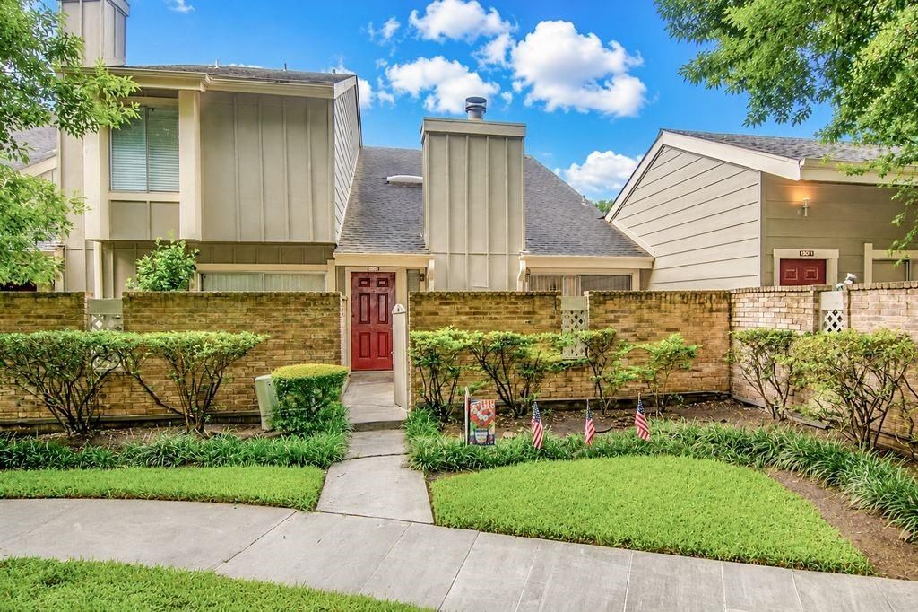 Photo of 13009 Wirevine Lane, Houston, TX 77072 (MLS # 22310102)