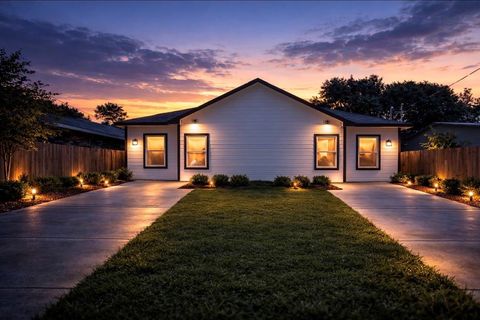 6010 Bobby Burns Street Houston TX 77028