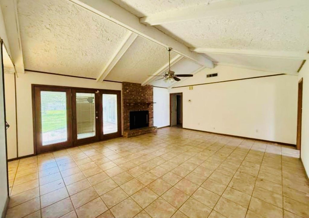 Photo of 1235 Elaine Dr Dr, Beaumont, TX 77706 (MLS # 40537732)