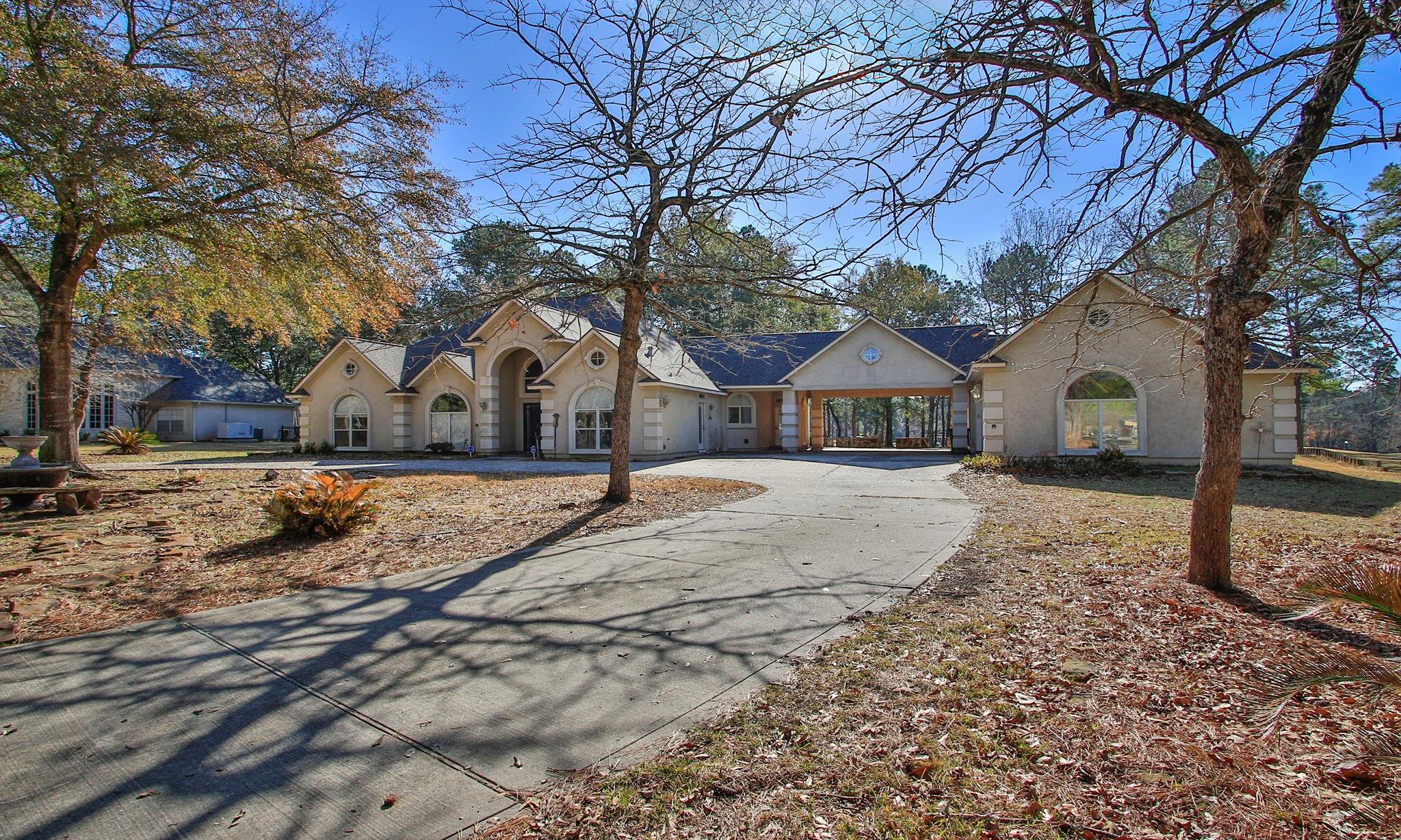 28742 Lakeside Green