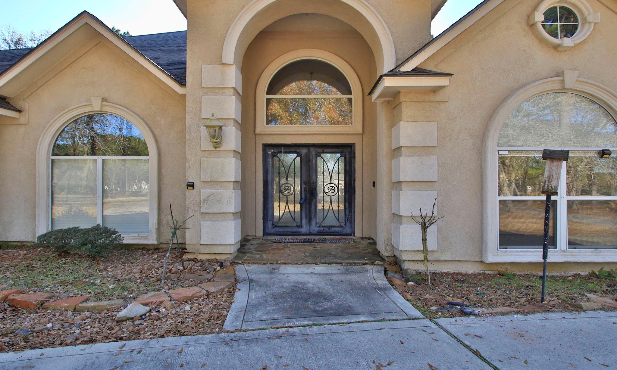 28742 Lakeside Green