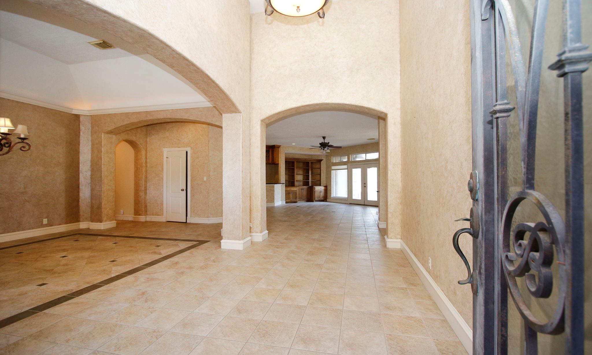 28742 Lakeside Green