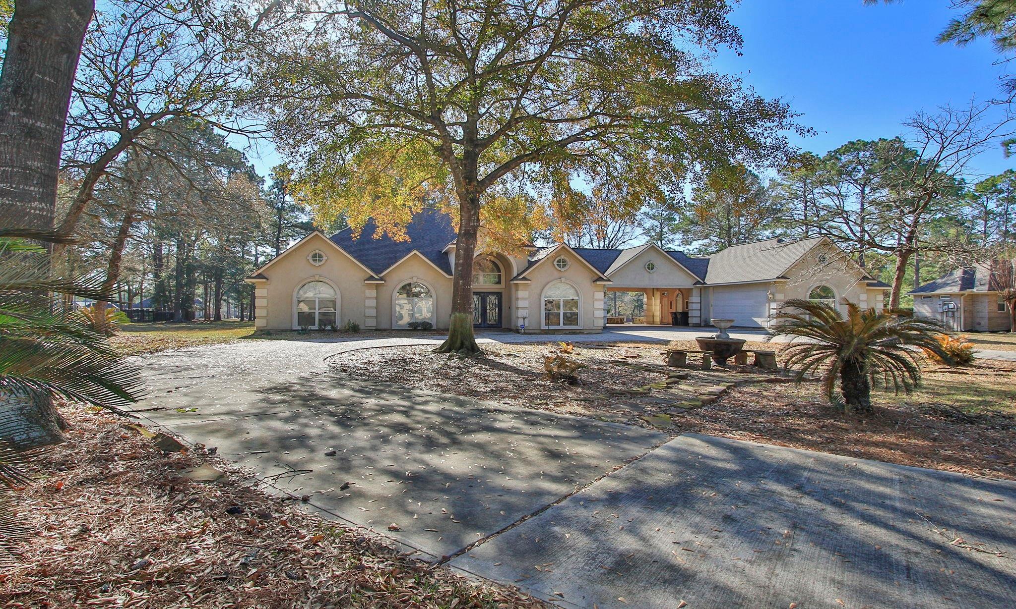 28742 Lakeside Green