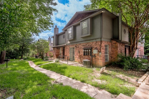 Photo of 1228 Avenue O #H, Huntsville, TX 77340 (MLS # 96508497)