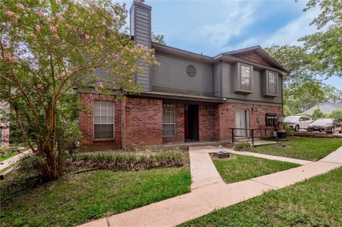 Townhouse For Rent - 1228 Avenue O #H<br/> Huntsville, TX 77340