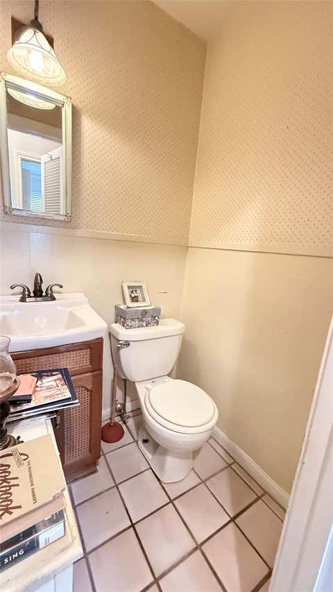 Tiny photo for 321 20th Avenue N, Texas City, TX 77590 (MLS # 61496031)