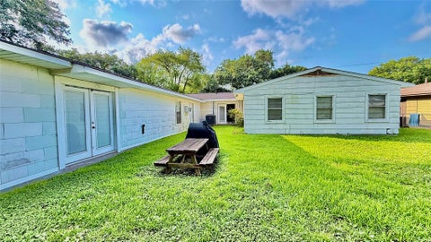 Tiny photo for 321 20th Avenue N, Texas City, TX 77590 (MLS # 61496031)