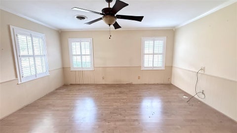 Tiny photo for 321 20th Avenue N, Texas City, TX 77590 (MLS # 61496031)
