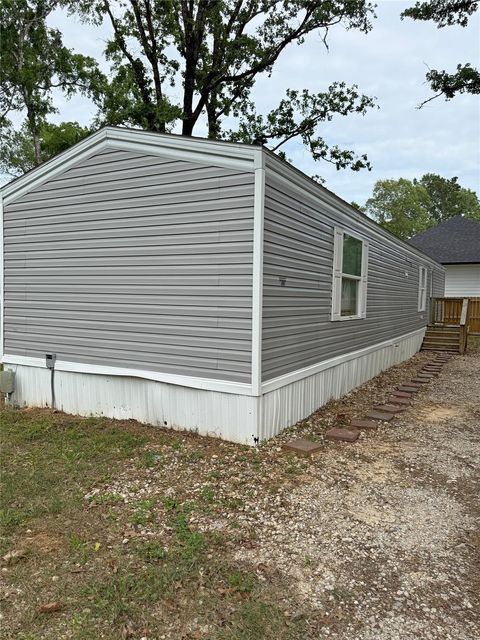 Mobile Home For Rent - 211 Antilles Drive<br/> Point Blank, TX 77364