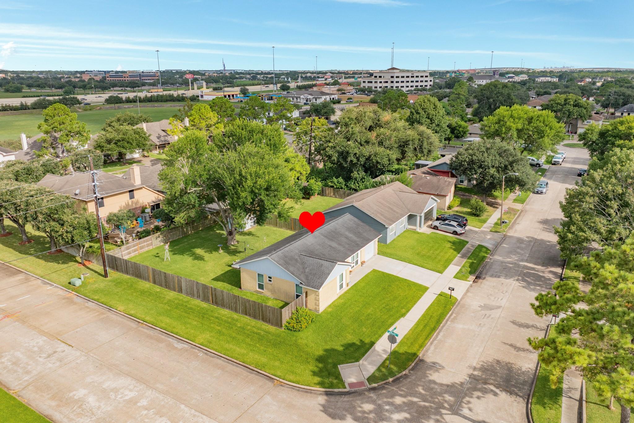 1034 W Brompton Drive