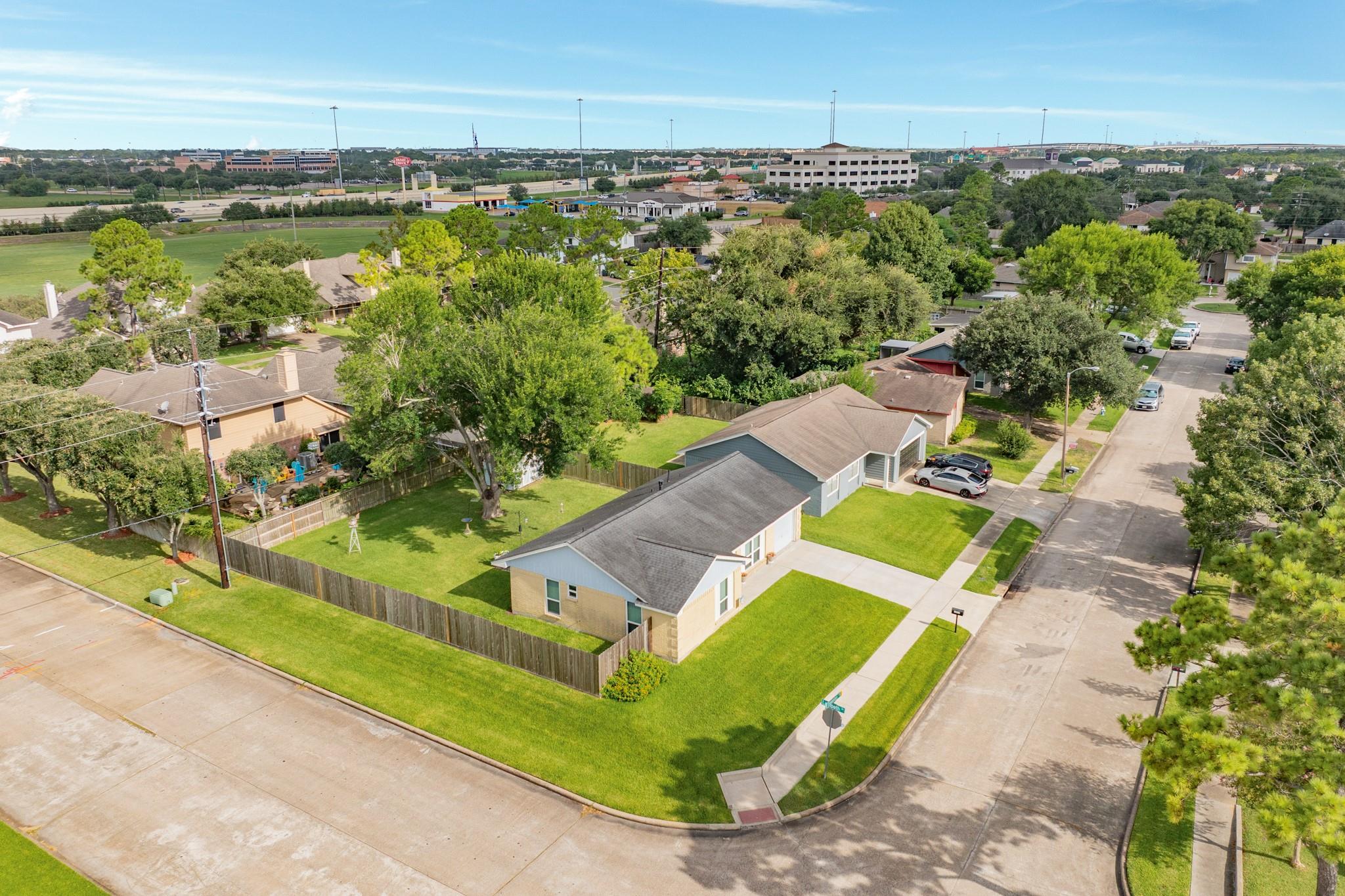 1034 W Brompton Drive