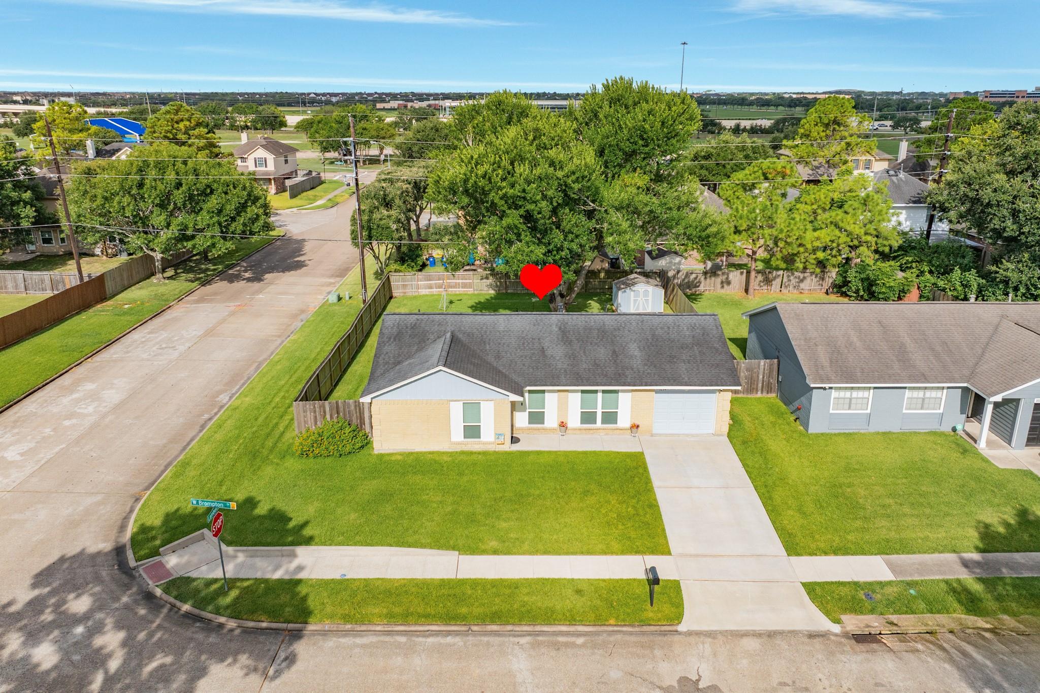 1034 W Brompton Drive