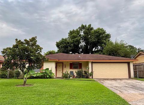 Photo of 619 Rainy River Drive, Houston, TX 77037 (MLS # 85418277)