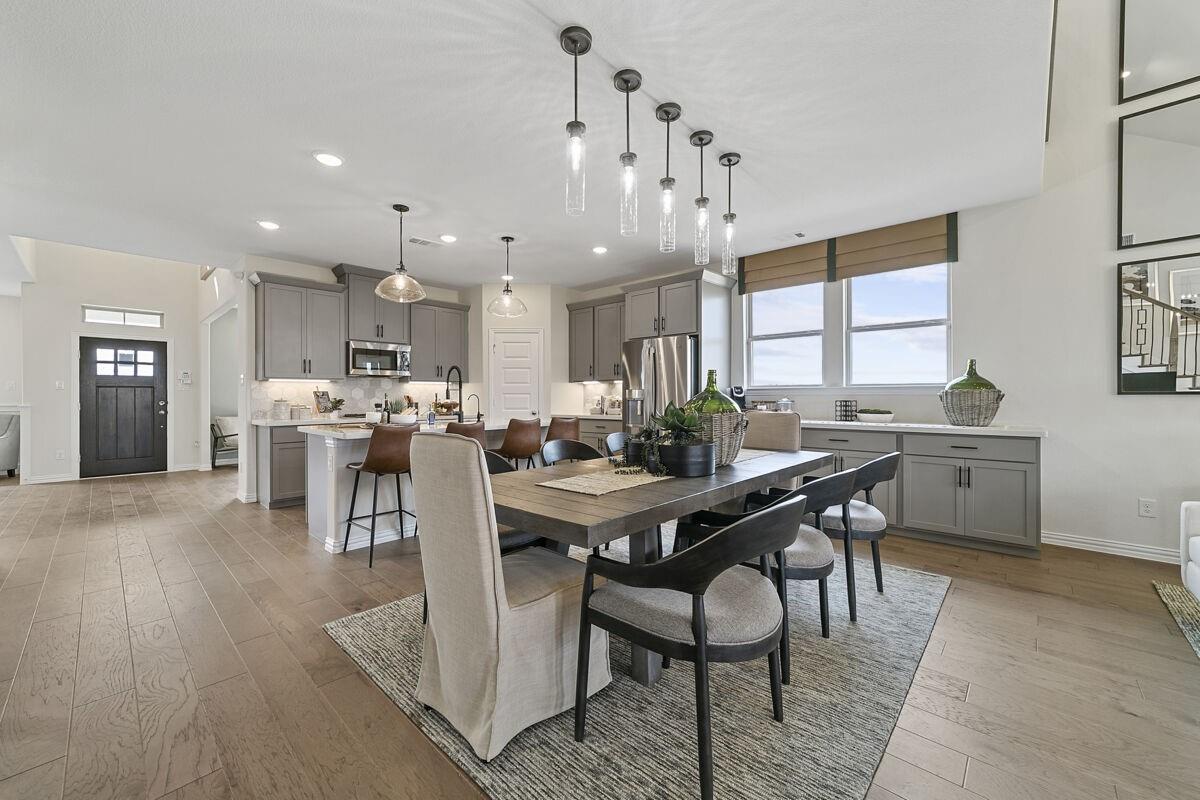 21115 Venetian Glass Lane