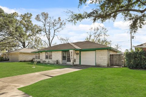 Photo of 1207 Stonecrest Drive, Houston, TX 77018 (MLS # 42697228) Photo of 1207 Stonecrest Drive, Houston, TX 77018 (MLS # 42697228)