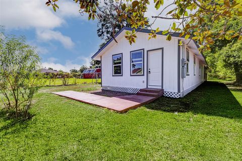 Photo of 3414 Le Badie Street, Houston, TX 77026 (MLS # 70434372)