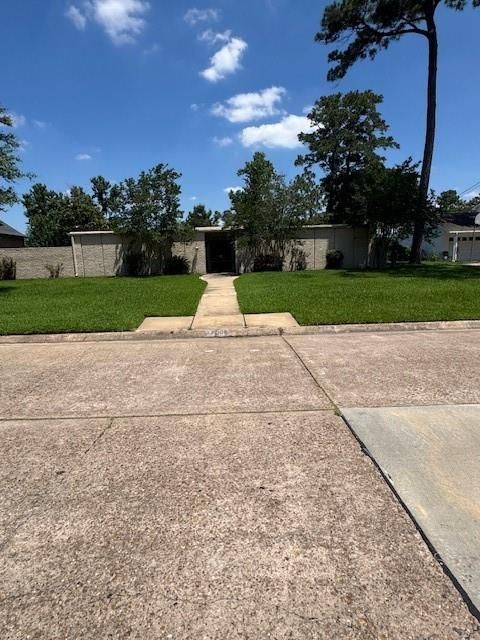 Photo of 6006 Bermuda Dunes Drive, Houston, TX 77069 (MLS # 33160059)