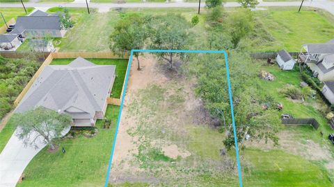 Photo of 410 Texas Avenue, Arcola, TX 77583 (MLS # 90885635) Photo of 410 Texas Avenue, Arcola, TX 77583 (MLS # 90885635)