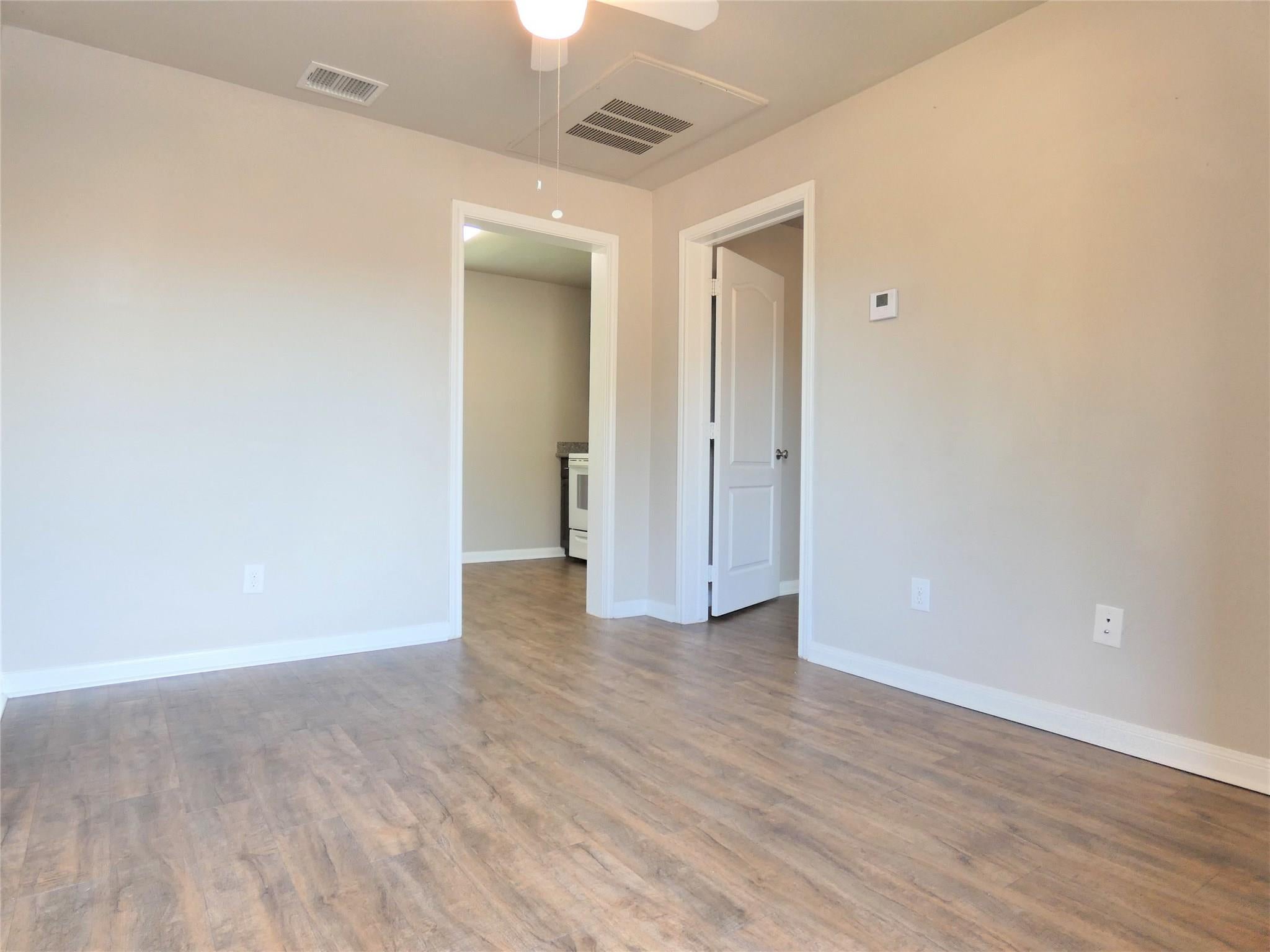 507 Houston Street 4