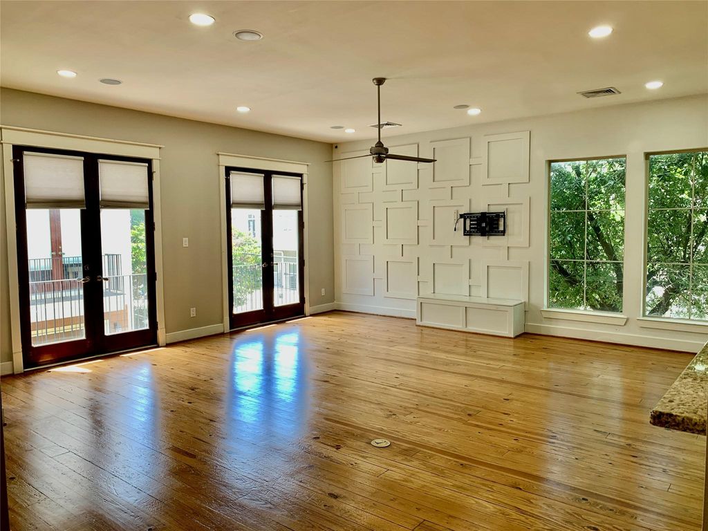 Photo of 5305 Nett Street #A, Houston, TX 77007 (MLS # 24453599)