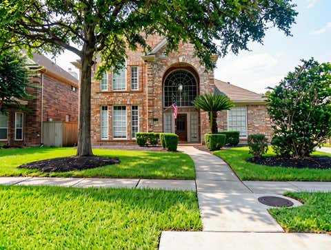 Homes For Sale - 7302 Emerald Glen Drive<br/> Sugar Land, TX 77479