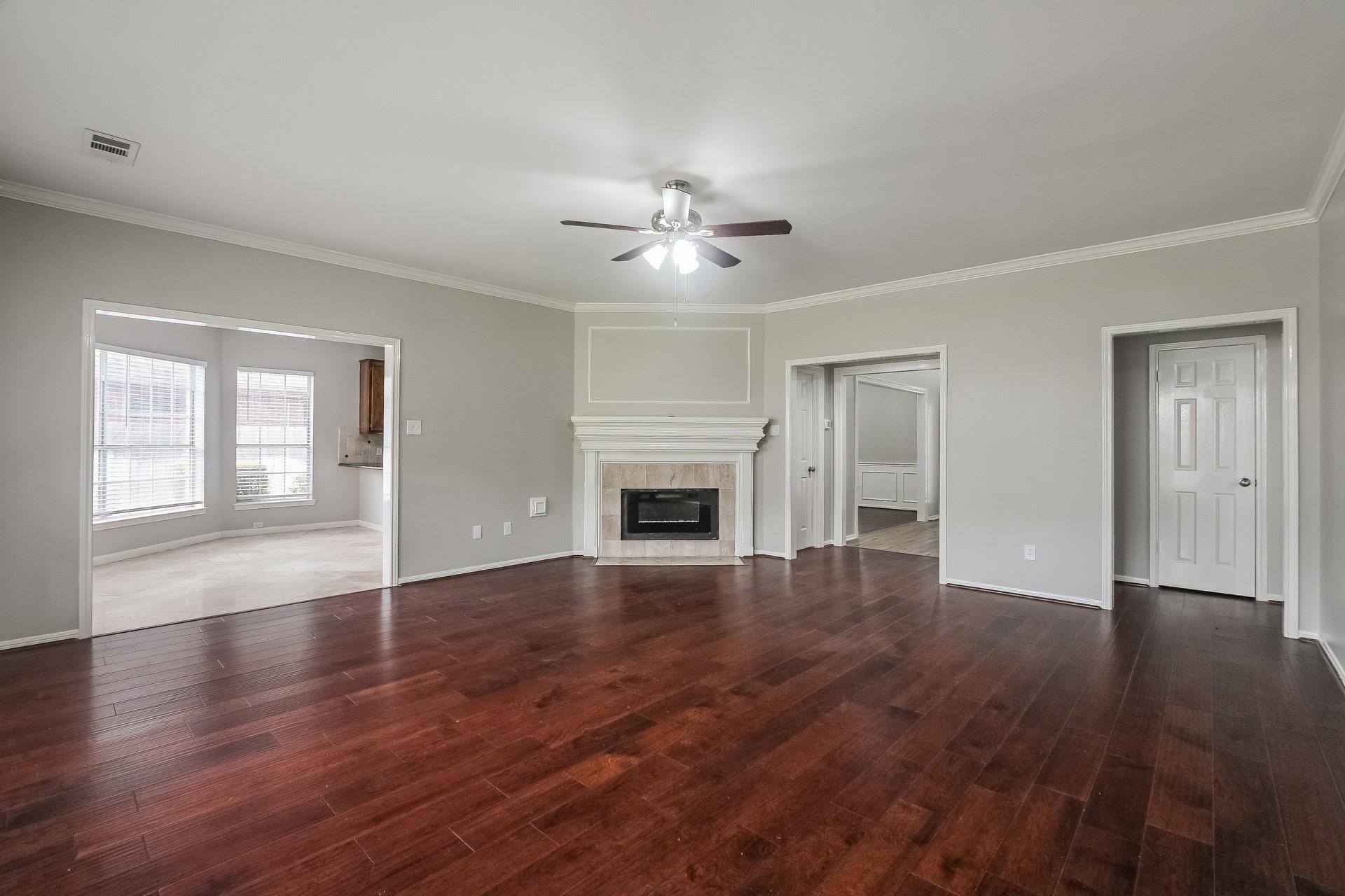 4923 Laurel Hill Court