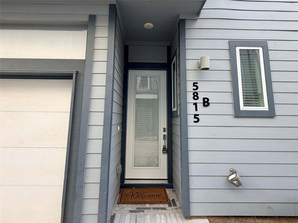 Photo of 5815 Fairdale Lane #B, Houston, TX 77057 (MLS # 97845434)