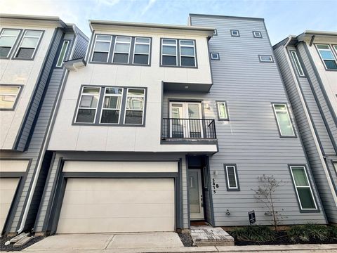 Photo of 5815 Fairdale Lane #B, Houston, TX 77057 (MLS # 97845434)