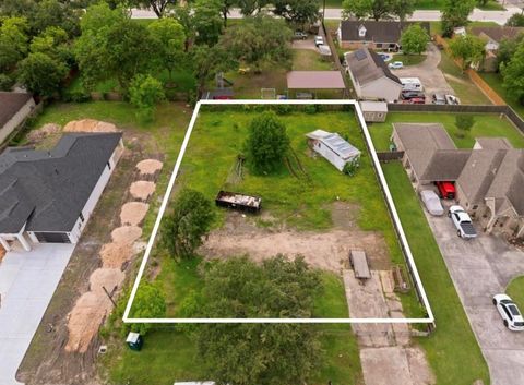 Vacant Land For Sale - 410 Spring Drive<br/> Pasadena, TX 77504