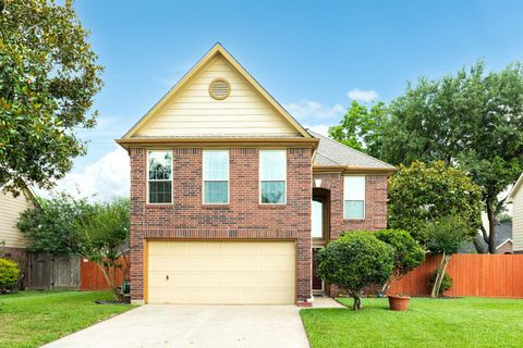 Photo of 2205 Lady Leslie Lane, Pearland, TX 77581 (MLS # 38015380)