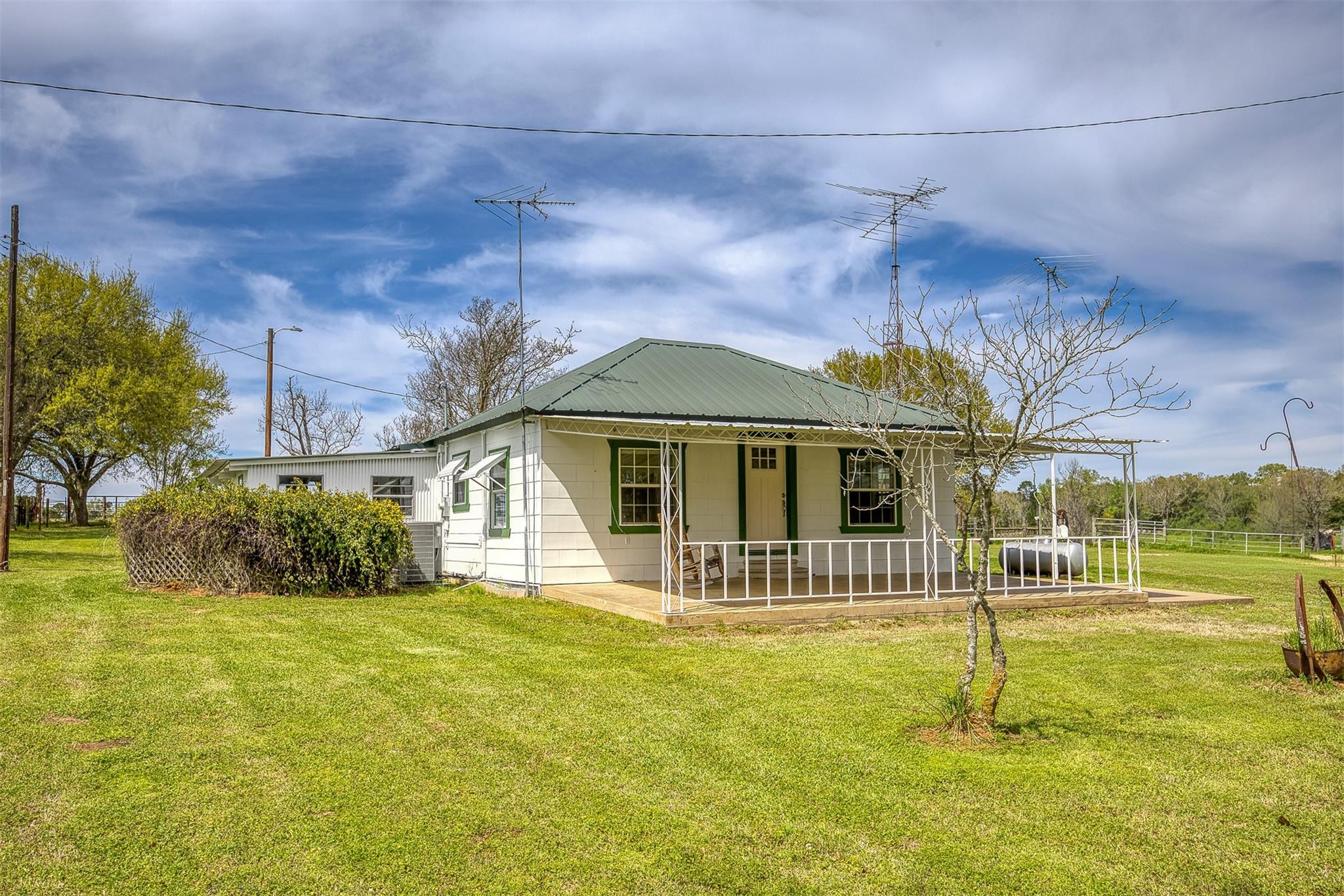 11361 Highway 21 East Highway E